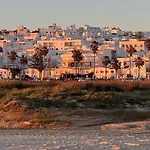 Casa Antonia Conil 2 *