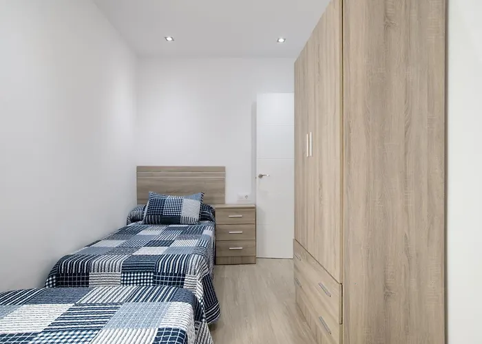 Casa Antonia Conil 2 *